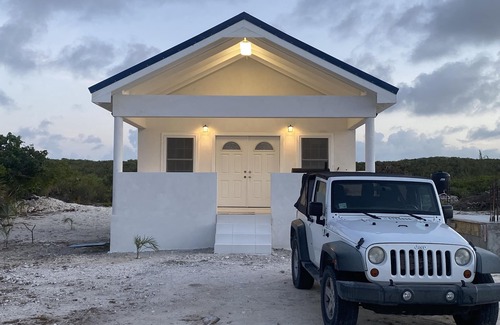 Bambarra Villa | Cozy Guest Villa located in Middle Caicos, Turks & Caicos Islands