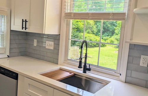 Oakdale Maison | Cozy Guesthouse in Charlotte