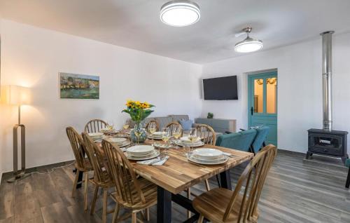Villanueva del Rio y Minas Maison | Cozy Home In Villanueva Del Río Y M