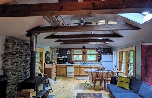 Smallwood Cabine | Cozy Hamlet Retreat at Le Chalet in the Catskills, NY