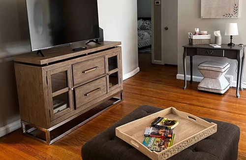 Sharon Hill Maison | Cozy Haven 5 mins from airport/Parking/Patio