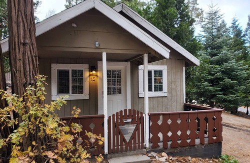 Twin Peaks Cabine | Cozy Haven at The Twin Peaks Lodge