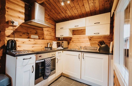 Bronaber Cabine | Cozy Hideway in Rural Mid Wales