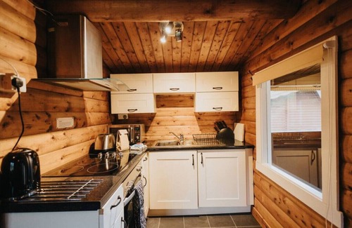 Bronaber Cabine | Cozy Hideway in Rural Mid Wales