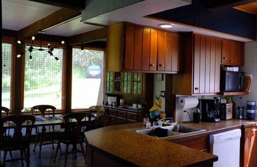 Blodgett Mills Chalet De Ski | Cozy Hillside Chalet w/ Large Yard and Firepit - Greek Peak/Cortland/Ithaca
