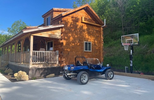 Richland Center Cabine | Cozy hillside retreat near trout stream, public forest and UTV trails.