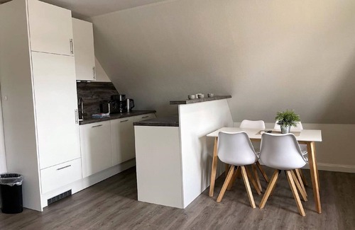 Ockholm Appartement | Cozy Holiday Apartment in Ockholm with Garden and Parking