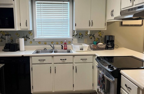 Remerton Maison | Cozy home 3 BA 2 BA , 4 Queen beds near everything