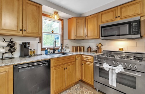 Blasdell Maison | Cozy home away from home near the Bills Stadium