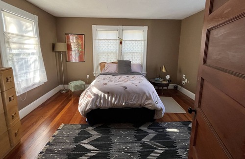 Middletown Maison | Cozy, Home away from Home and close to downtown, Wesleyan and the CT River
