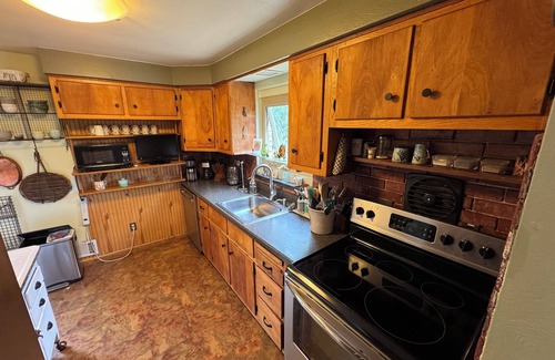 Plum Maison | Cozy home close to Pittsburgh