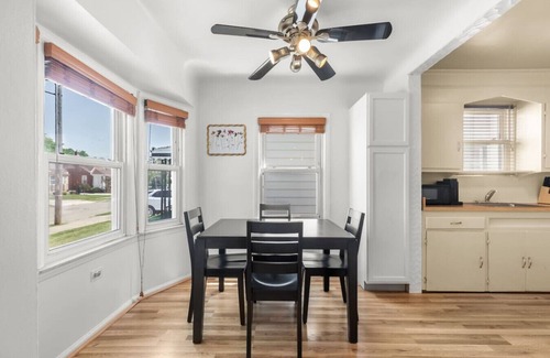 Lincoln Park Maison | Cozy Home Fenced Yard Pets Welcome Great Location