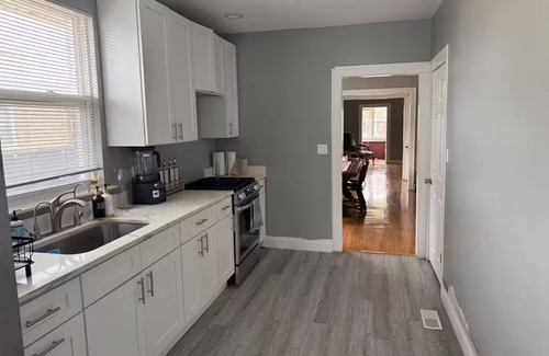 Chicago Lawn Maison | Cozy home,First floor, 5 min from midway airport