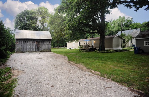 Wheeler Maison | Cozy home for a family to enjoy - only 7 miles away from Indiana Dunes park.