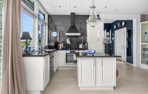 Frei Maison | Cozy Home In Øydegard