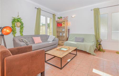 Algajola Maison | Cozy Home In Algajola With Kitchen