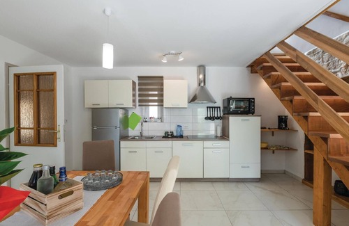 Petehi Maison | Maison confortable à Barban avec WiFi