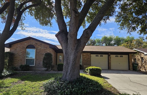 Vance Jackson Maison | Cozy home in beautiful and historic San Antonio, TX!