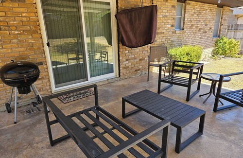 Vance Jackson Maison | Cozy home in beautiful and historic San Antonio, TX!