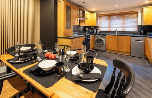 Staple Hill Maison | Cozy home in Bristol,Contractors, Relocation, Families, Parking, WIFI,SMARTTV