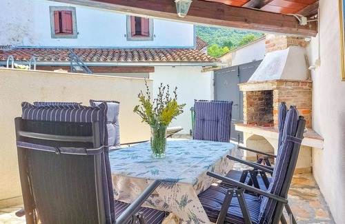 Lanisce Maison | Maison confortable à Buzet avec WiFi