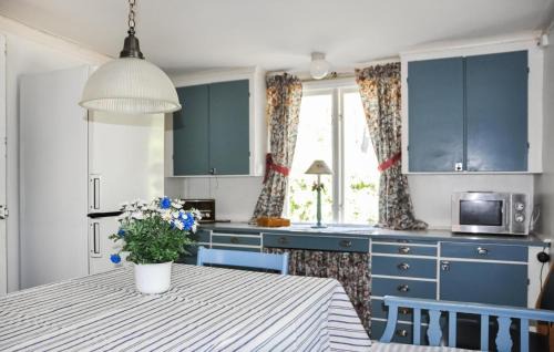 Kristinehamn Maison | Cozy Home In Kristinehamn With Wifi