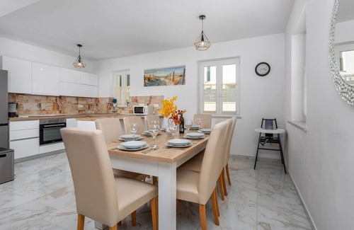 Pinezici Maison | Maison confortable à Pinezici avec WiFi
