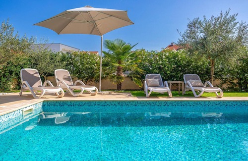 Pinezici Maison | Maison confortable à Pinezici avec WiFi