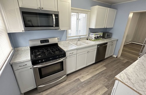 Newtonville Maison | Cozy Home in quiet area/Close to all/Albany DT