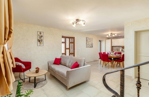 Rojnici Maison | Maison confortable à Rojnici avec WiFi
