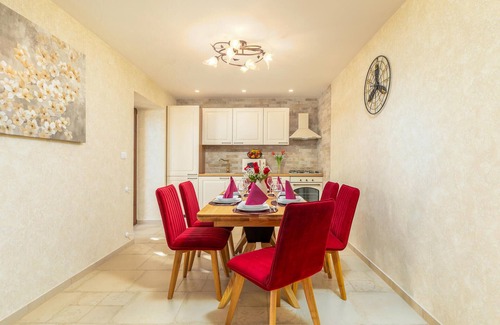 Rojnici Maison | Maison confortable à Rojnici avec WiFi