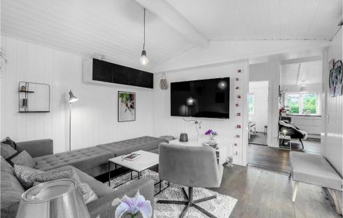 Floutrup Maison | Cozy Home In Roslev With Wifi