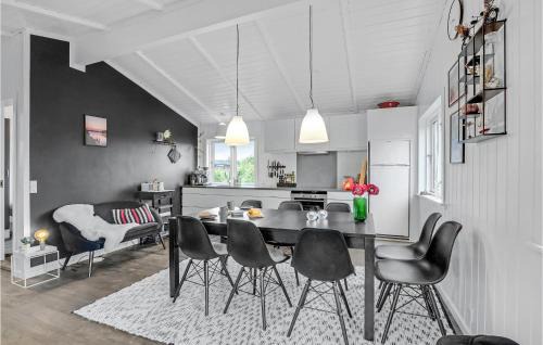 Floutrup Maison | Cozy Home In Roslev With Wifi