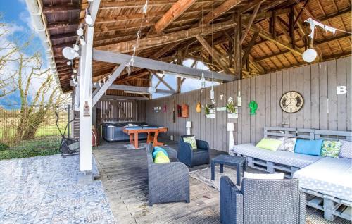 Savignac-sur-Leyze Maison | Cozy Home In Savignac-Sur-Leyze