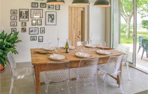 Saint-Aubin-de-Cadelech Maison | Cozy Home In Staubin De Cadeleche
