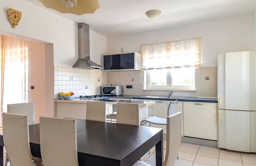 Stokovci Maison | Maison confortable à Stokovci avec WiFi