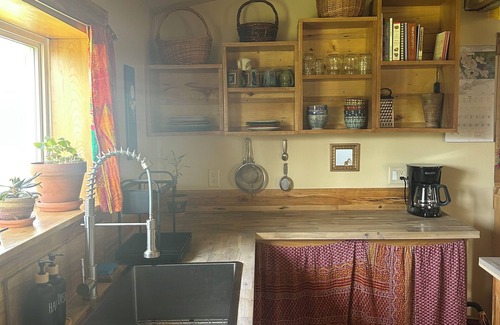 Advocate Harbour Maison | Cozy home in the heart of Advocate Harbour, Pet friendly!
