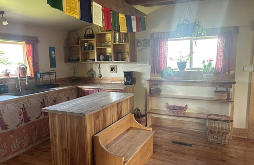 Advocate Harbour Maison | Cozy home in the heart of Advocate Harbour, Pet friendly!