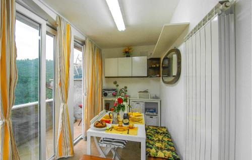 Stazzema Maison | Cozy Home In Volegno With Kitchenette