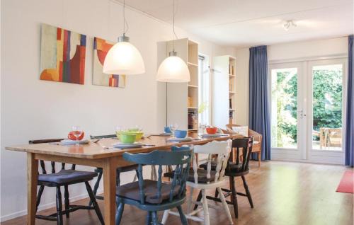 Zonnemaire Maison | Cozy Home In Zonnemaire With Wifi