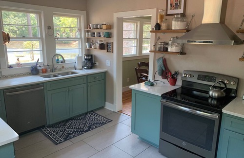Opelika Maison | Cozy home on a quiet street