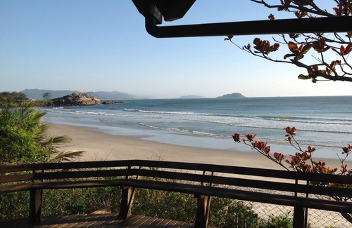 Pantano do Sul Maison | Accueil chaleureux sur le sable de la plage avec une vue magnifique et entièrement équipée