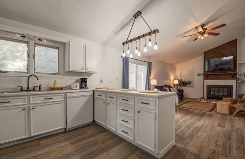 Arnolds Park Maison | Cozy Home, Prime Location, near the lake