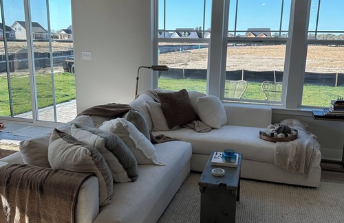 Rehoboth Beach Maison | Cozy home w/ amazing sunsets minutes to DE/MD Beaches: Come enjoy! 4 BR 3 BATH
