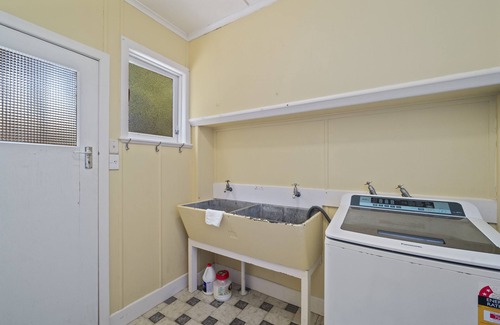 Springfield Maison | Cozy home with a pool! 5 minutes to Rotorua Town Centre.