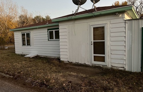 Laverne Maison | Cozy home with easy access to the main highway thru town, but in quiet area.