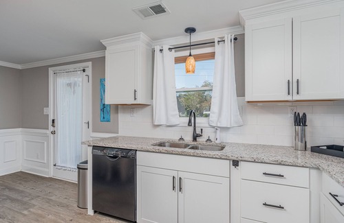 West Columbia Maison | Cozy home with firepit-minutes from downtown and the University of SC!