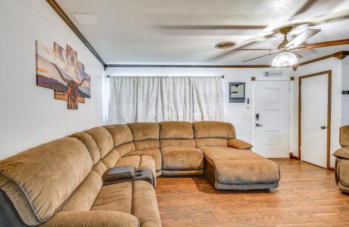 Amarillo Maison | Cozy Home with Fire Pit Drive to Palo Duro Canyon!