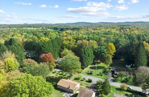 New Paltz Maison | Cozy Home with Hot Tub Game Room and Fire Pit