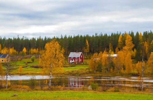 Overkalix Maison | COZY Home with LAKE view-free WiFi - free SAUNA